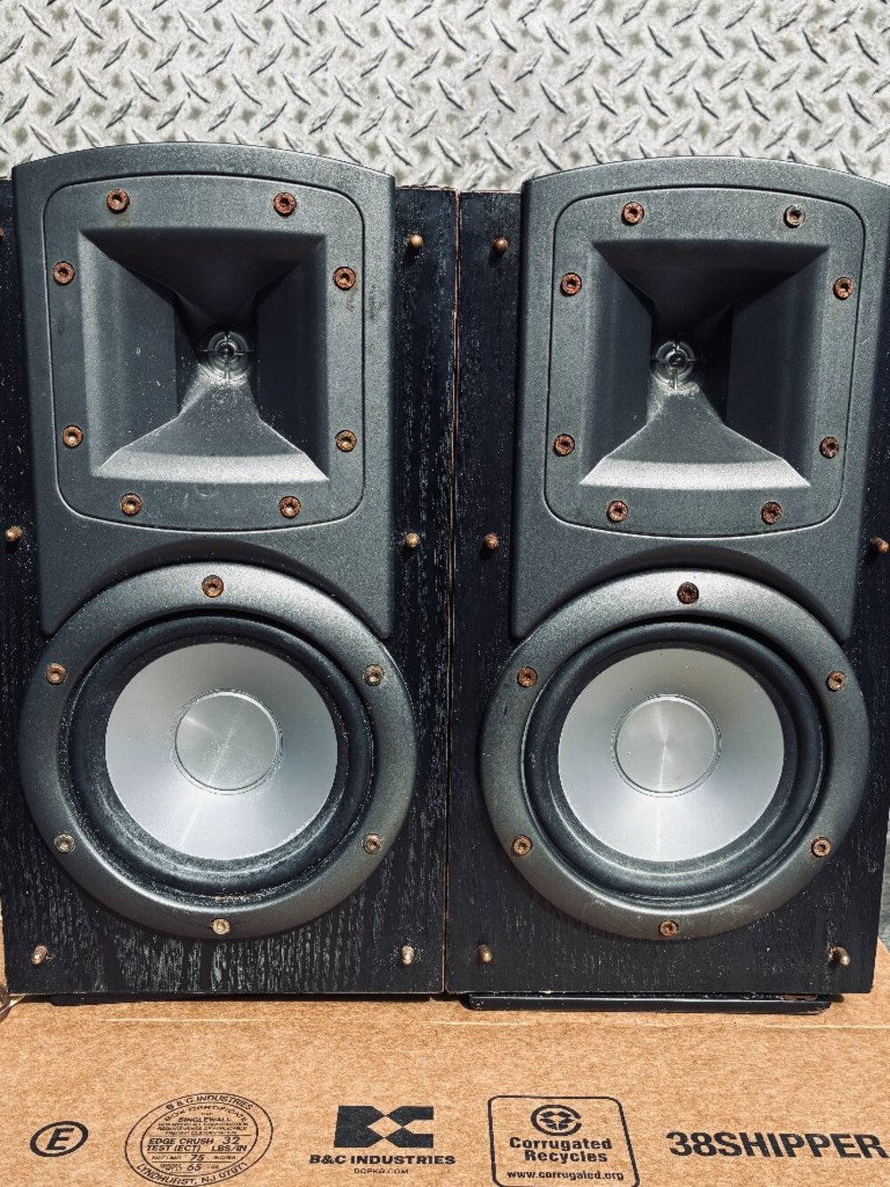 Klipsch Synergy B2 Home Theater Bookshelf Speakers 75W 8-Ohm Black Wired Pair